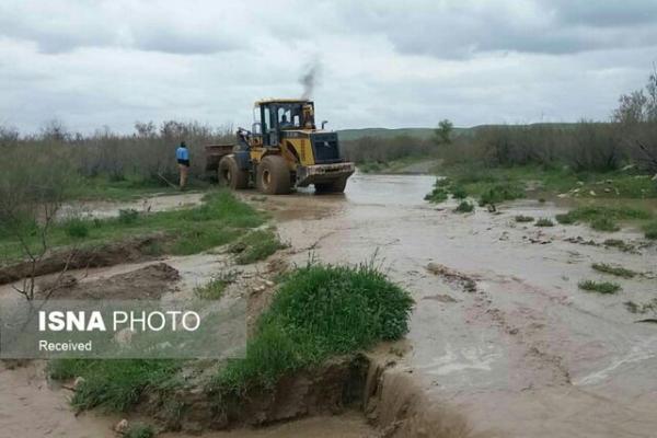 سیلاب موجب انسداد راه و قطع آب و برق 37 روستای صالح آباد شد