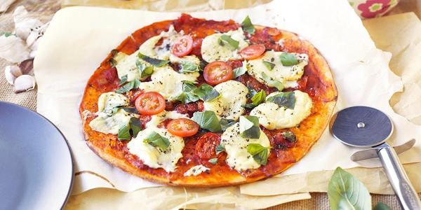 طرز تهیه یک پیتزا گیاهی خوشمزه؛ پیتزا مارگاریتا