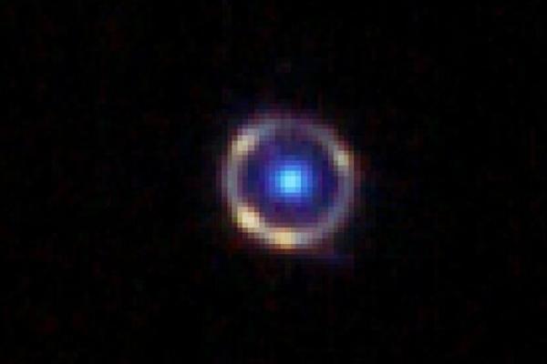 تصویر جیمز وب از حلقه اینشتین در فاصله 12 میلیارد سال نوری زمین