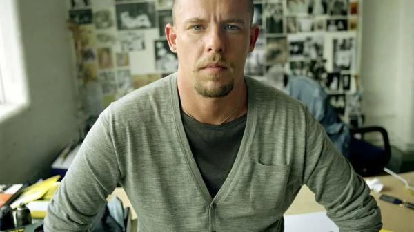 کاربردی ترین ابزارهای هوش مصنوعی طراحی لباس در 2026